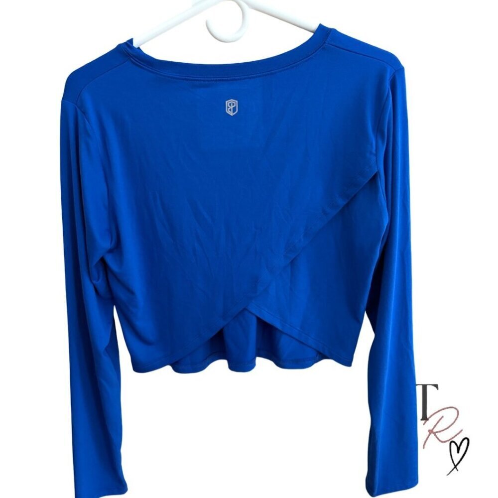 Born Primitive NWT Cross Back Long Sleeve Crop Training Top Blue Size Medium